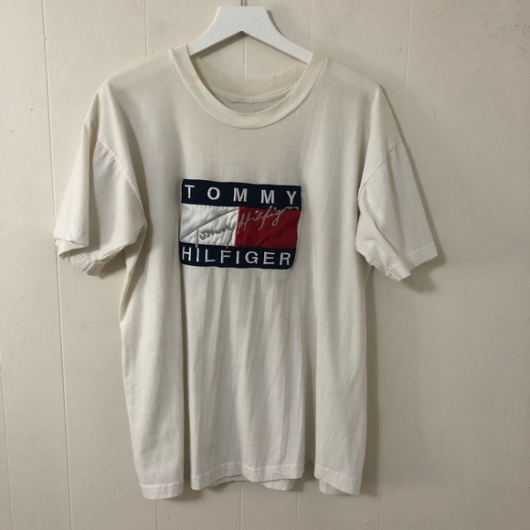 Vintage Tommy Hilfiger embroidered logo tee - Picture 2 of 7